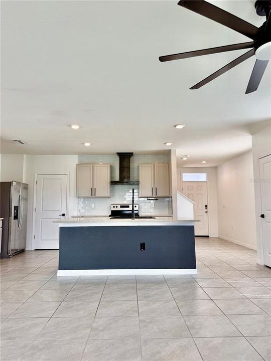 For Rent: $2,449 (4 beds, 2 baths, 2260 Square Feet)