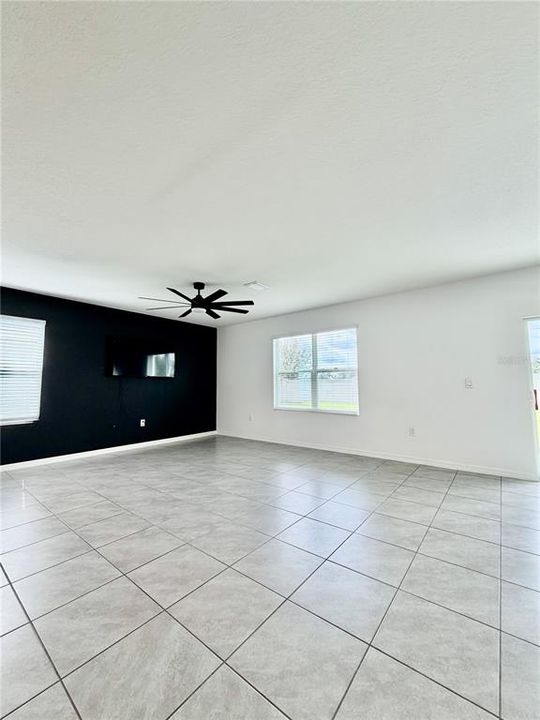 For Rent: $2,449 (4 beds, 2 baths, 2260 Square Feet)