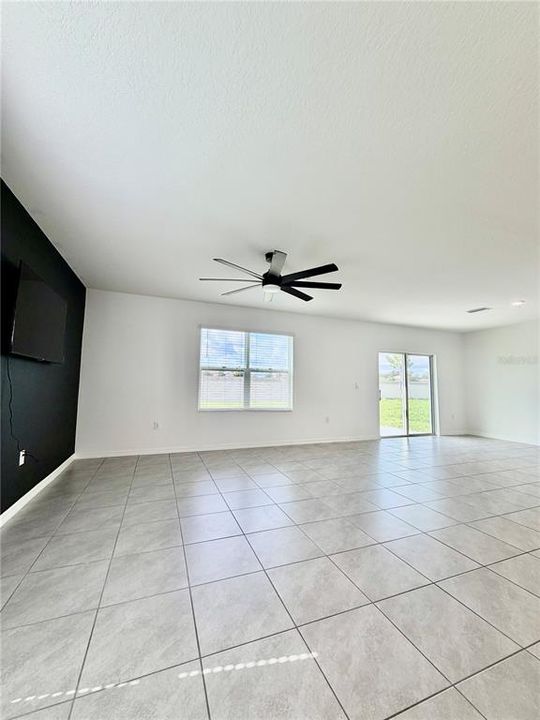 For Rent: $2,449 (4 beds, 2 baths, 2260 Square Feet)