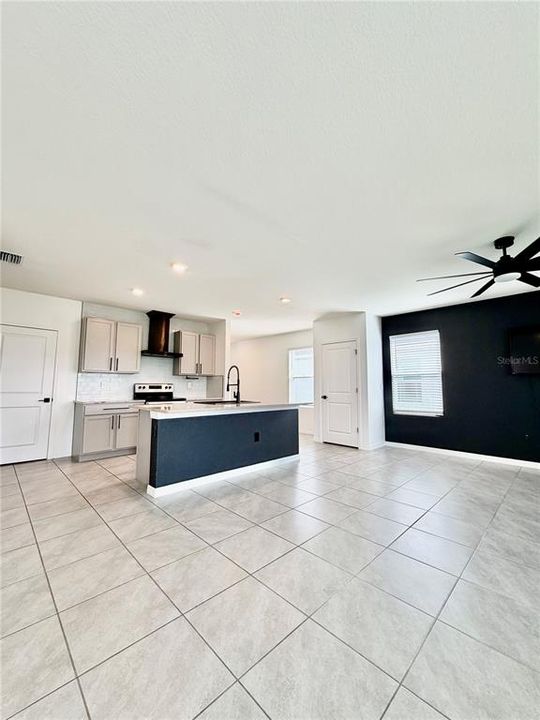 For Rent: $2,449 (4 beds, 2 baths, 2260 Square Feet)