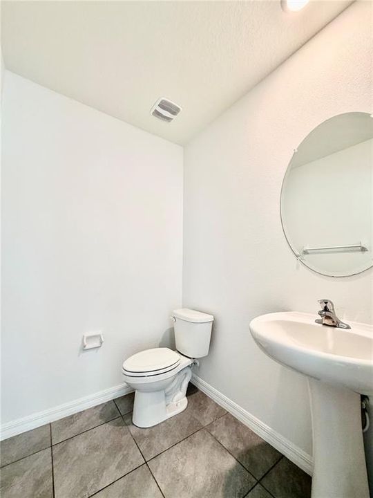 For Rent: $2,449 (4 beds, 2 baths, 2260 Square Feet)