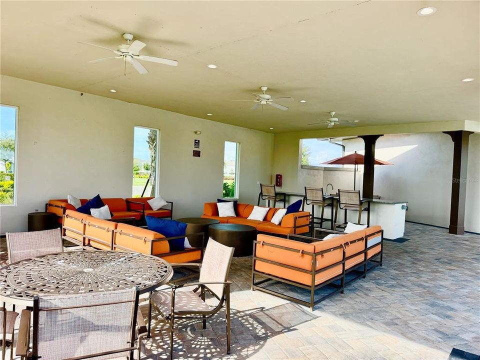 For Rent: $2,449 (4 beds, 2 baths, 2260 Square Feet)