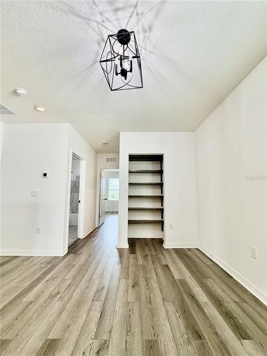 For Rent: $2,449 (4 beds, 2 baths, 2260 Square Feet)