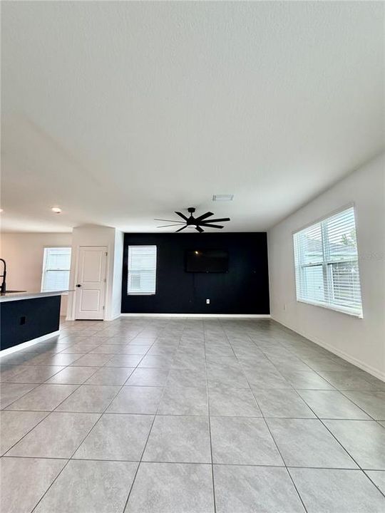 For Rent: $2,449 (4 beds, 2 baths, 2260 Square Feet)