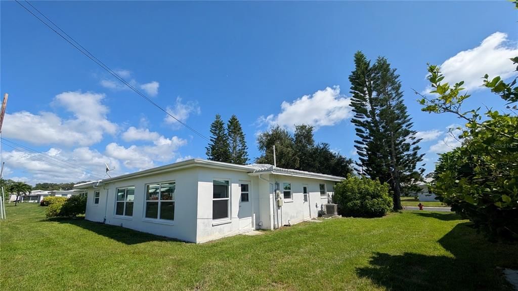 На продажу: $399,900 (2 спален, 2 ванн, 1587 Квадратных фут)