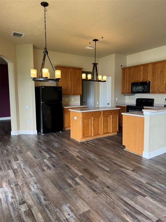 En Venta: $479,000 (4 camas, 3 baños, 3033 Pies cuadrados)