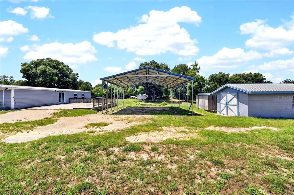 En Venta: $450,000 (4.28 acres)