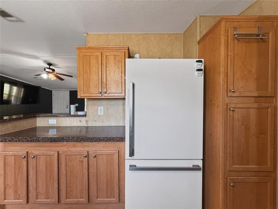 For Sale: $645,000 (6 beds, 4 baths, 2648 Square Feet)