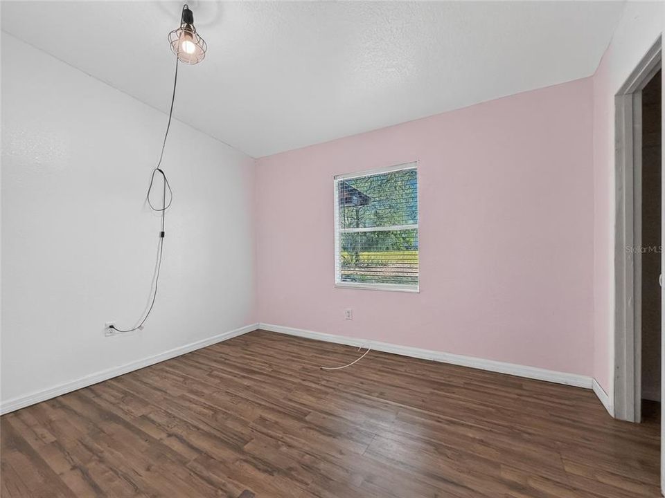 For Sale: $645,000 (6 beds, 4 baths, 2648 Square Feet)