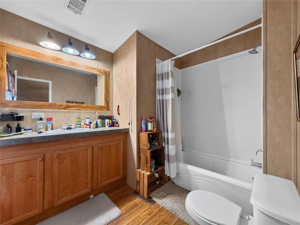 For Sale: $645,000 (6 beds, 4 baths, 2648 Square Feet)