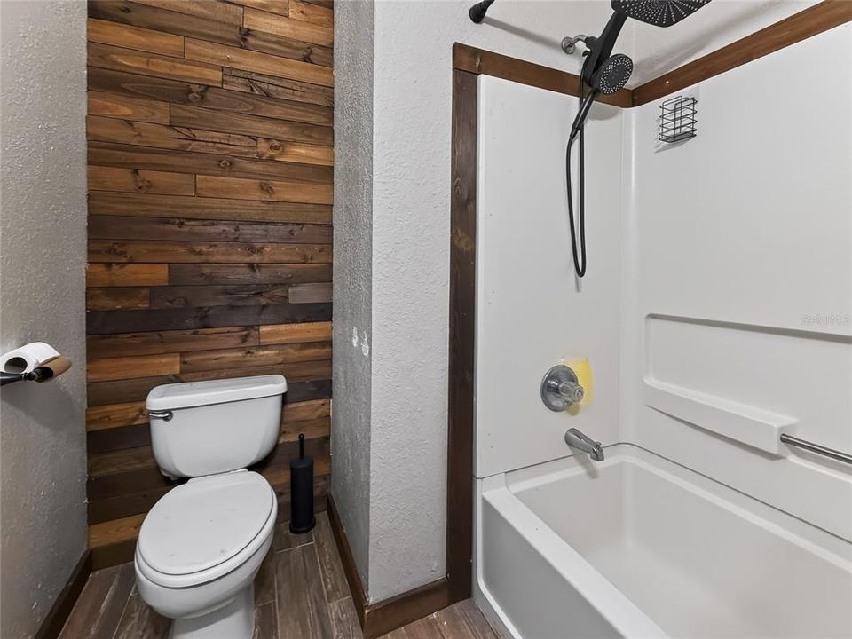 For Sale: $645,000 (6 beds, 4 baths, 2648 Square Feet)