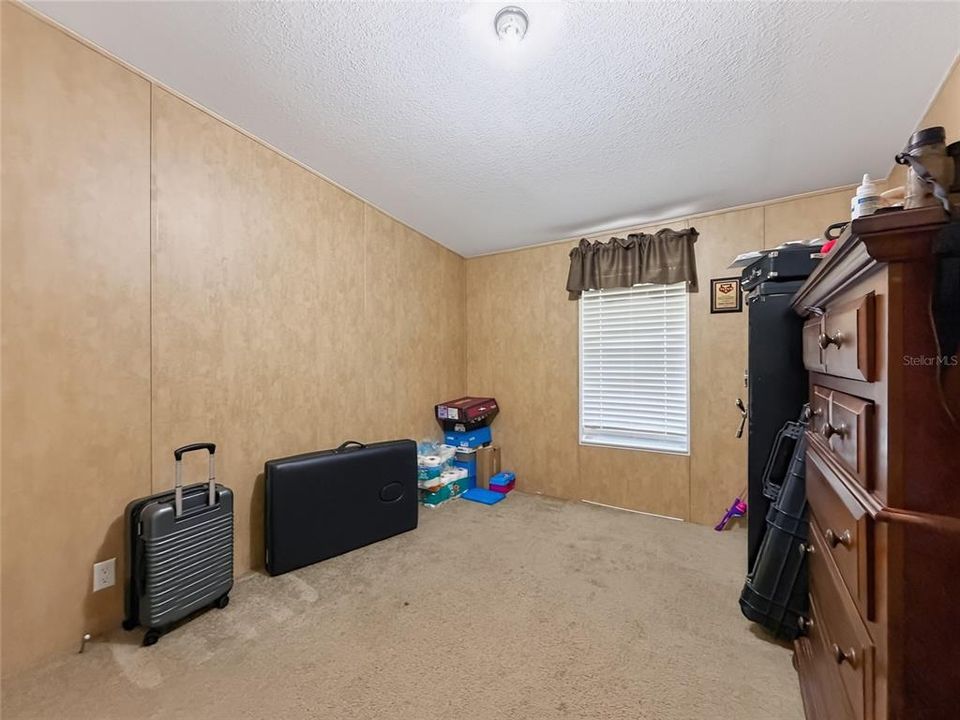 For Sale: $645,000 (6 beds, 4 baths, 2648 Square Feet)