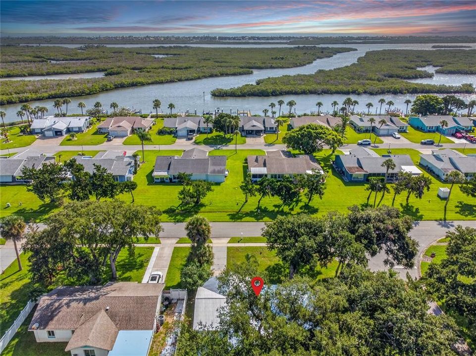 For Sale: $329,900 (2 beds, 2 baths, 1040 Square Feet)