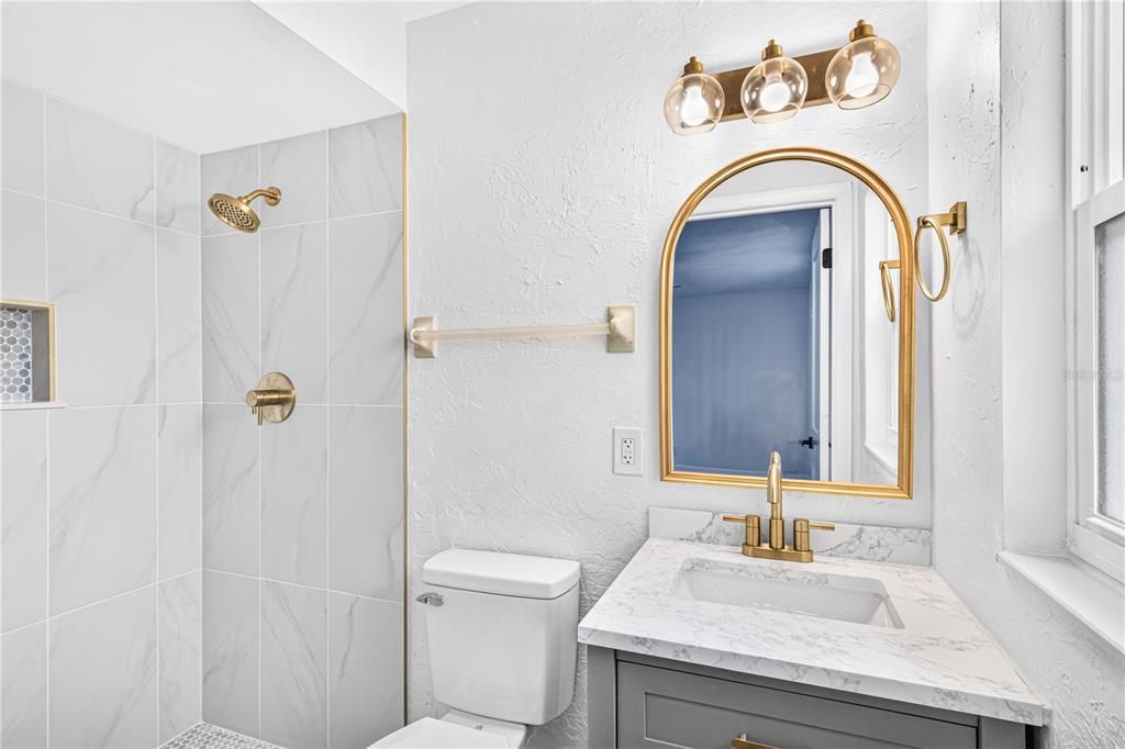 For Sale: $329,900 (2 beds, 2 baths, 1040 Square Feet)