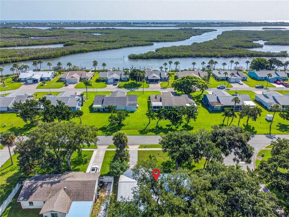 For Sale: $329,900 (2 beds, 2 baths, 1040 Square Feet)