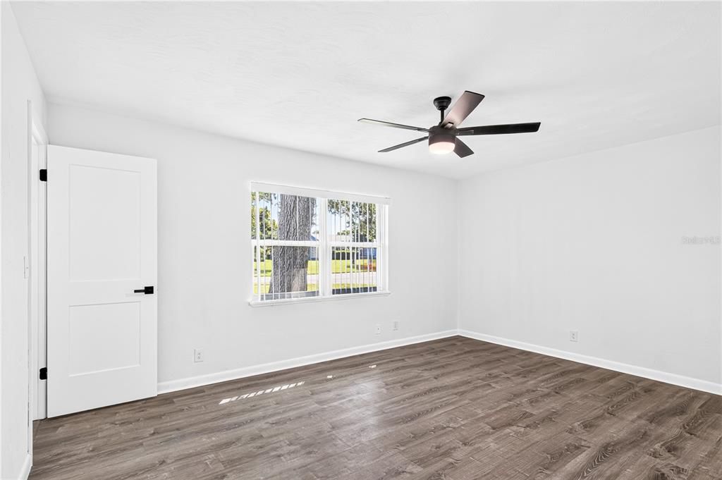 For Sale: $329,900 (2 beds, 2 baths, 1040 Square Feet)