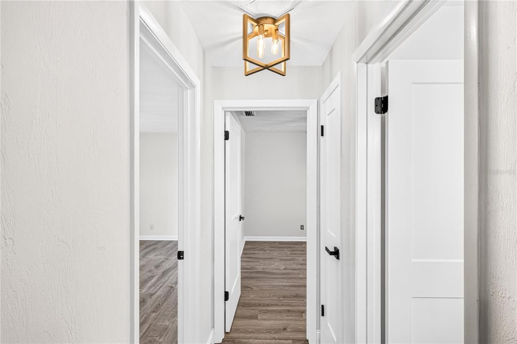 For Sale: $329,900 (2 beds, 2 baths, 1040 Square Feet)