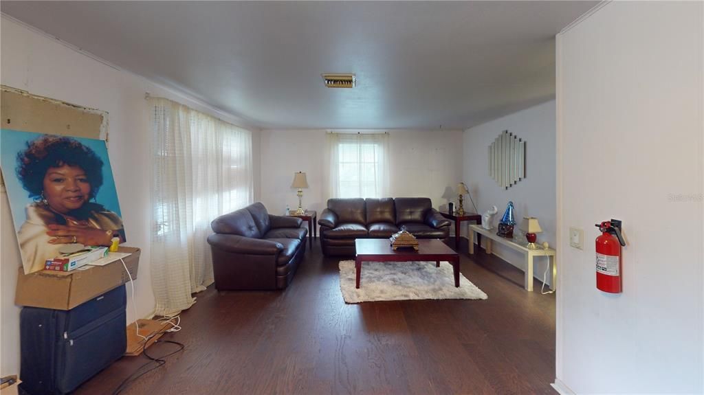 For Sale: $469,990 (3 beds, 1 baths, 1342 Square Feet)