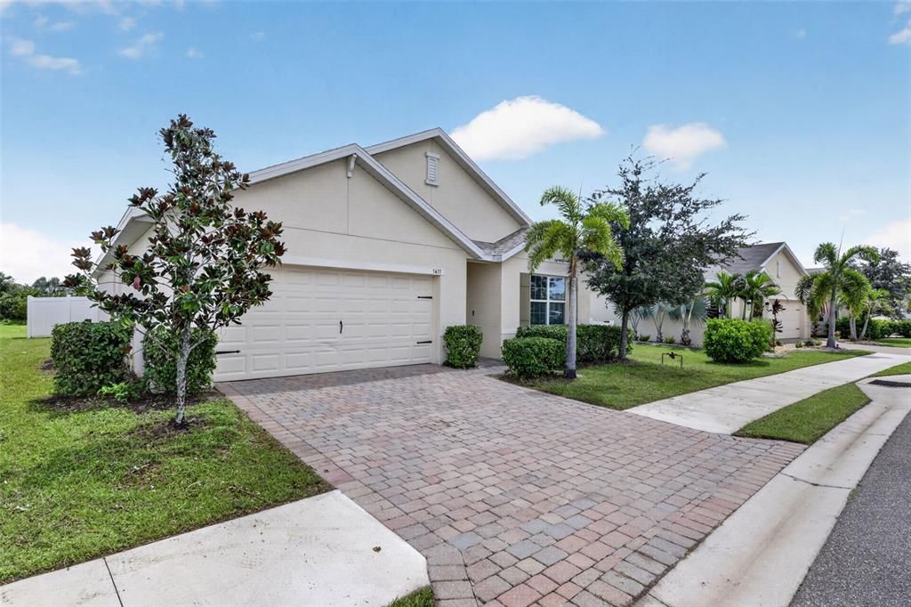 For Sale: $295,000 (4 beds, 2 baths, 1828 Square Feet)