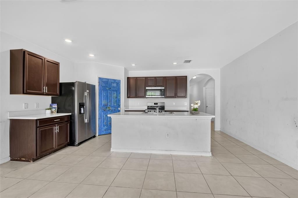 For Sale: $295,000 (4 beds, 2 baths, 1828 Square Feet)