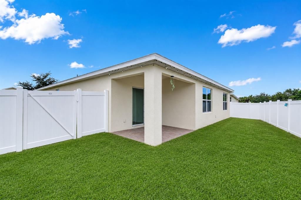 For Sale: $295,000 (4 beds, 2 baths, 1828 Square Feet)