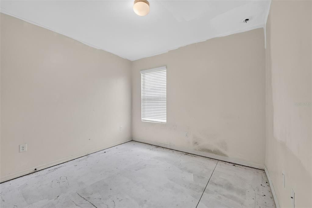 For Sale: $295,000 (4 beds, 2 baths, 1828 Square Feet)