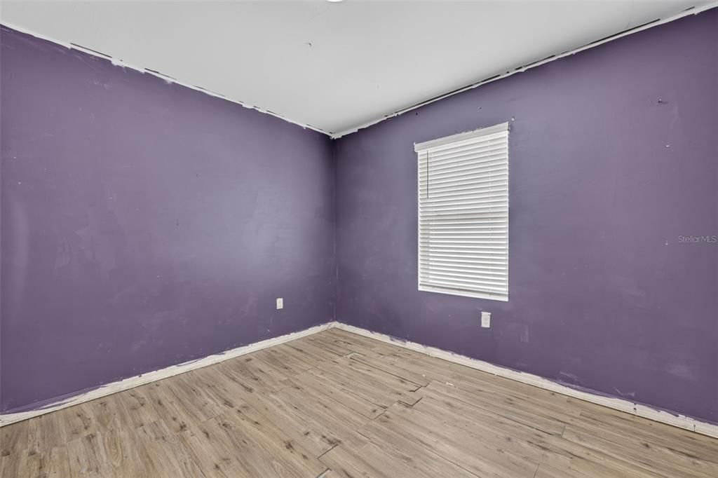 For Sale: $295,000 (4 beds, 2 baths, 1828 Square Feet)