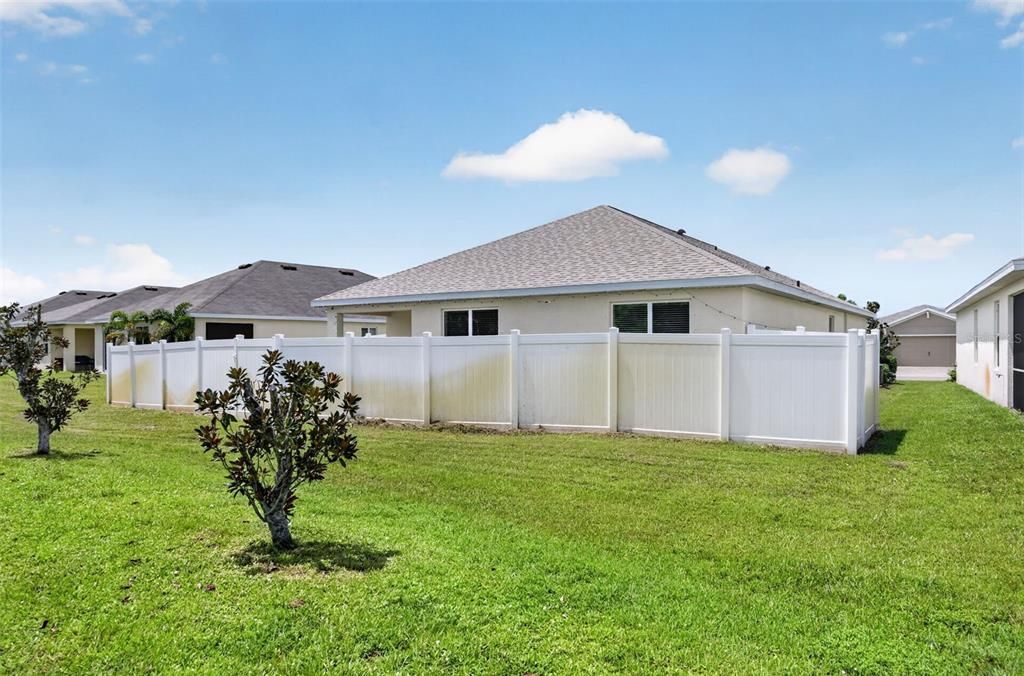 For Sale: $295,000 (4 beds, 2 baths, 1828 Square Feet)