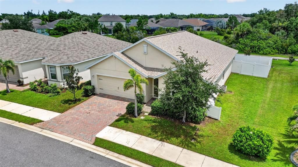 For Sale: $295,000 (4 beds, 2 baths, 1828 Square Feet)