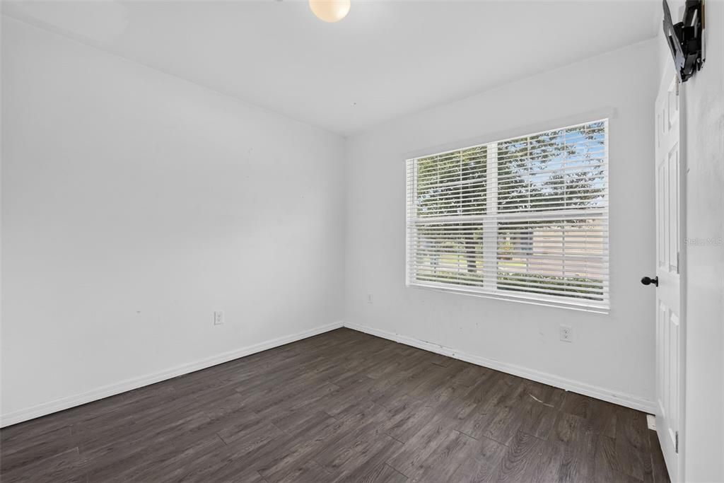 For Sale: $295,000 (4 beds, 2 baths, 1828 Square Feet)