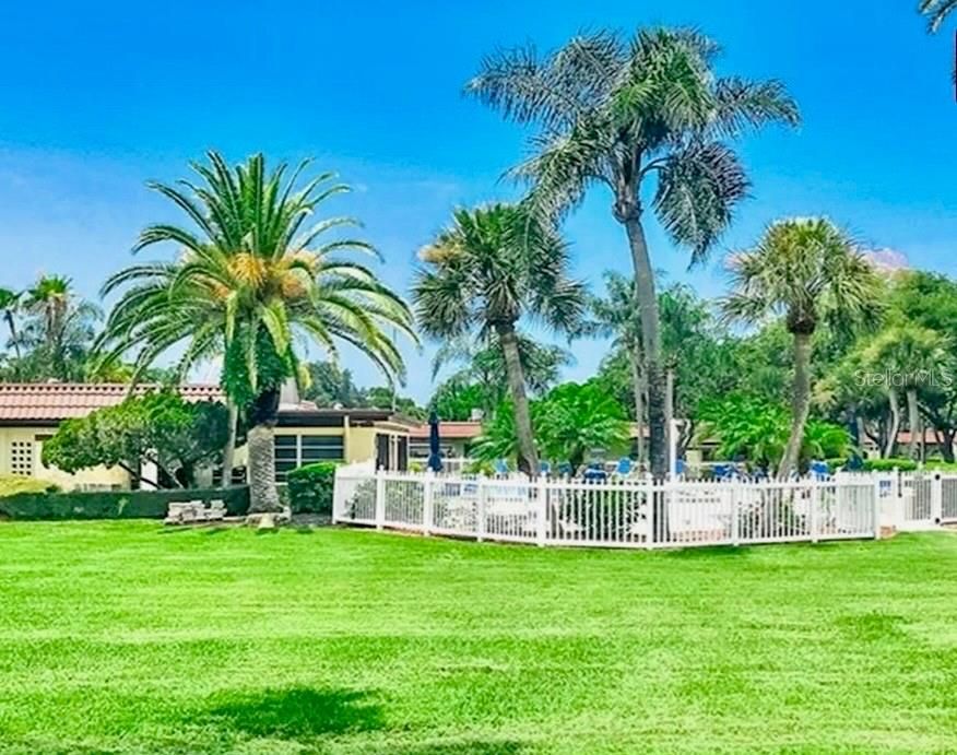 На продажу: $162,900 (2 спален, 1 ванн, 875 Квадратных фут)