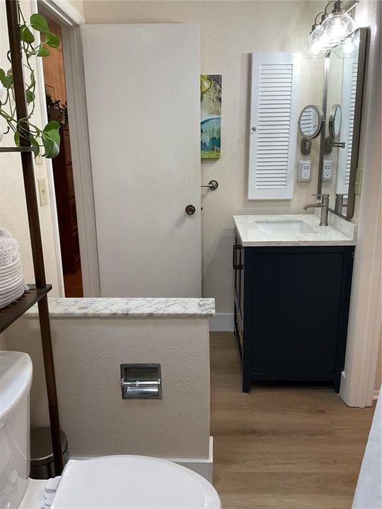 На продажу: $162,900 (2 спален, 1 ванн, 875 Квадратных фут)