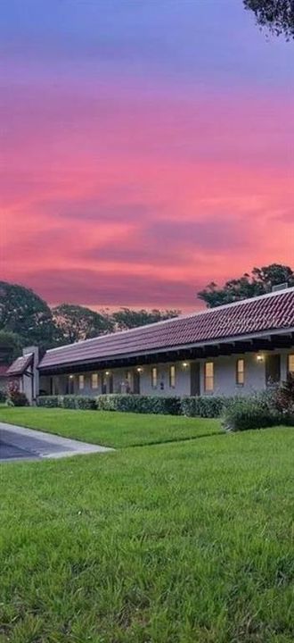 На продажу: $162,900 (2 спален, 1 ванн, 875 Квадратных фут)