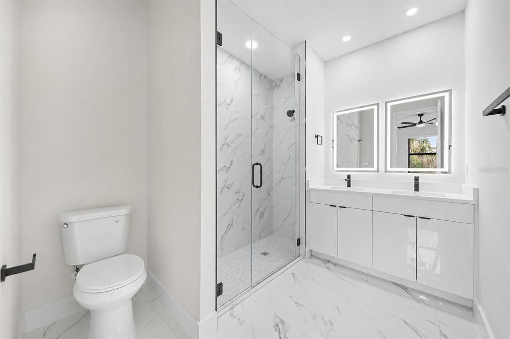 For Sale: $549,900 (6 beds, 0 baths, 2400 Square Feet)