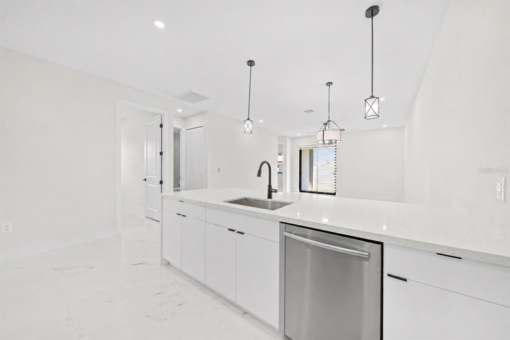 For Sale: $549,900 (6 beds, 0 baths, 2400 Square Feet)