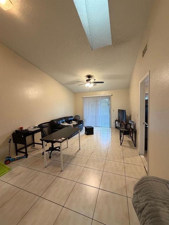 For Rent: $1,600 (2 beds, 2 baths, 868 Square Feet)