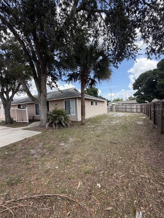 For Rent: $1,600 (2 beds, 2 baths, 868 Square Feet)