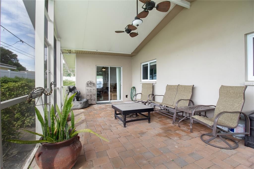 Active With Contract: $545,000 (4 beds, 2 baths, 2300 Square Feet)