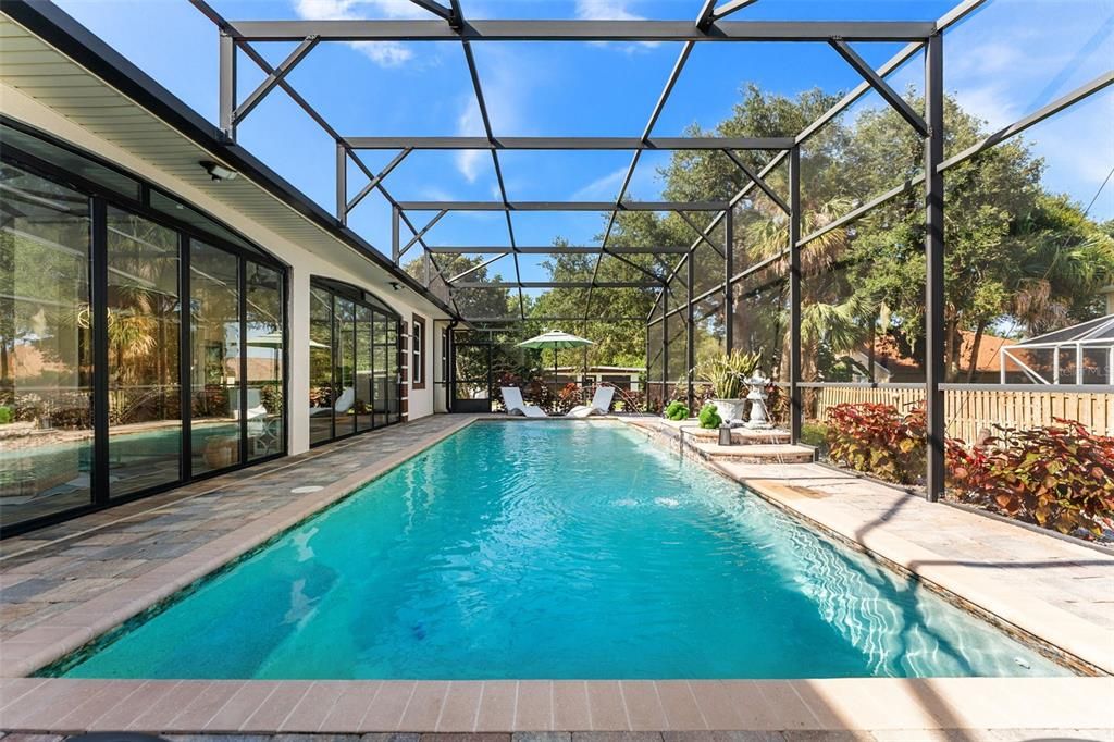 En Venta: $949,000 (4 camas, 3 baños, 2840 Pies cuadrados)