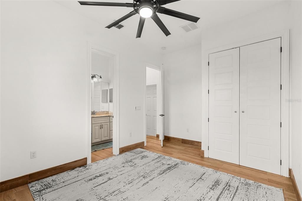 En Venta: $949,000 (4 camas, 3 baños, 2840 Pies cuadrados)