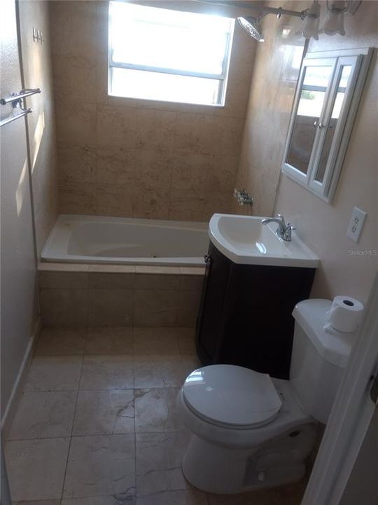 En Venta: $699,000 (2 camas, 1 baños, 1107 Pies cuadrados)