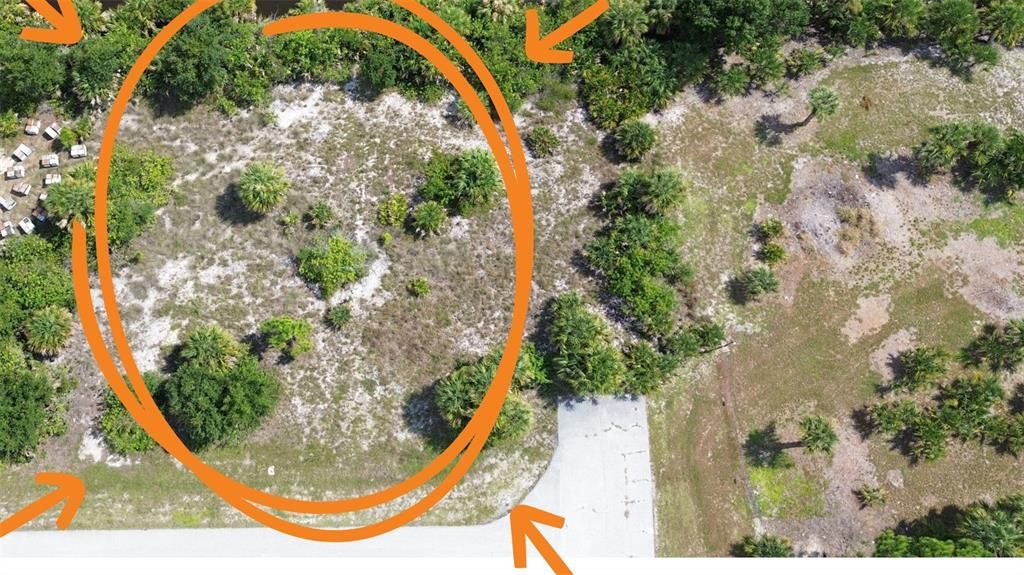 На продажу: $32,000 (0.36 acres)
