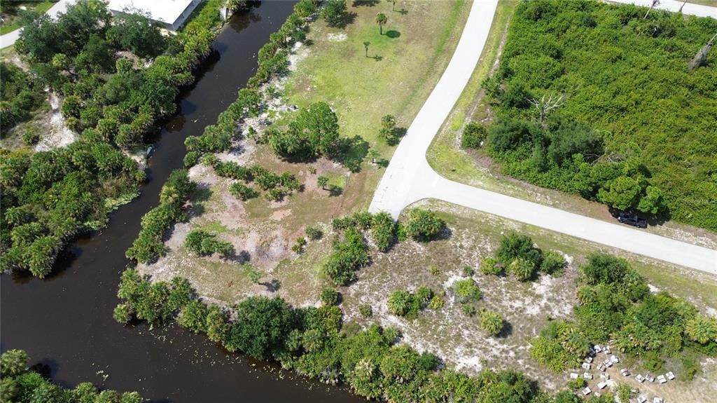 На продажу: $32,000 (0.36 acres)