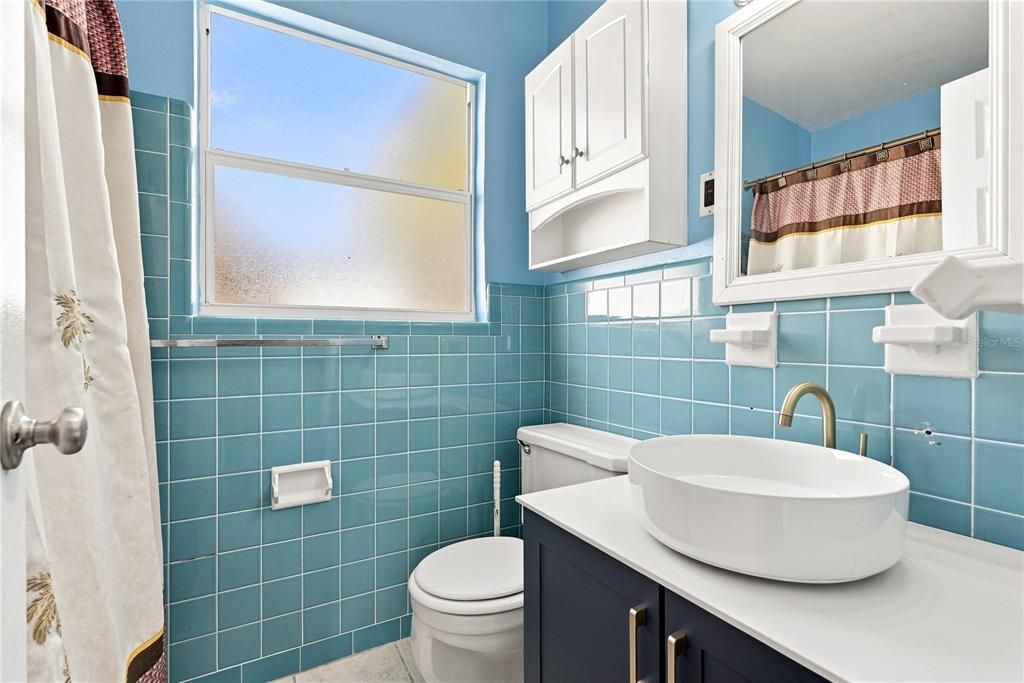 For Rent: $2,600 (2 beds, 2 baths, 888 Square Feet)