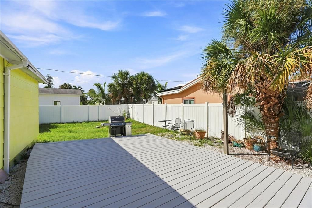 For Rent: $2,600 (2 beds, 2 baths, 888 Square Feet)