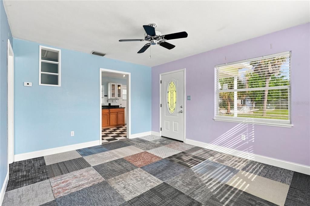 For Rent: $2,600 (2 beds, 2 baths, 888 Square Feet)
