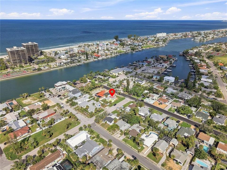 For Rent: $2,600 (2 beds, 2 baths, 888 Square Feet)