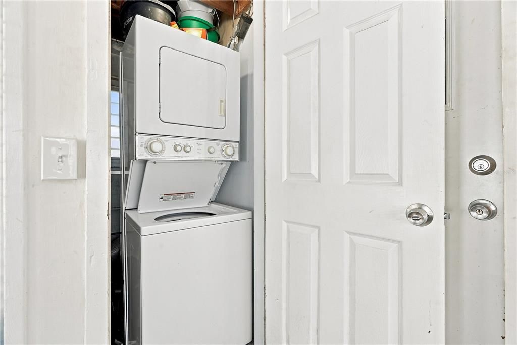 For Rent: $2,600 (2 beds, 2 baths, 888 Square Feet)
