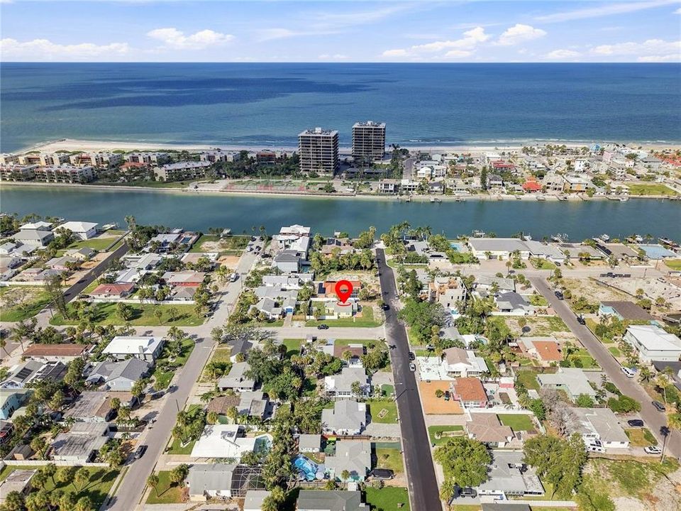 For Rent: $2,600 (2 beds, 2 baths, 888 Square Feet)