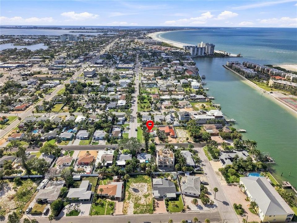 For Rent: $2,600 (2 beds, 2 baths, 888 Square Feet)